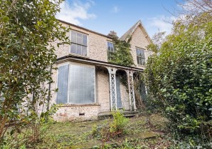 Property for Auction in London - Glandwr, Park Crescent, Llanfairfechan, Gwynedd, LL33 0BE