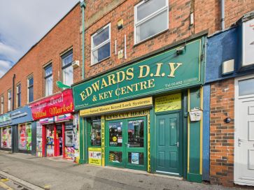 Property for Auction in Hull & East Yorkshire - 180 Beverley Road, Hull, East Yorkshire, HU3 1UP