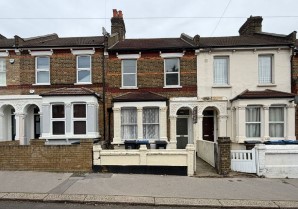 Property for Auction in London - Upper Flat, 37 Stanger Road, South Norwood, London, SE25 5JZ
