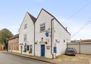 Property for Auction in Sussex & Hampshire - Flat 2, 4 Guildhall Street, Chichester, West Sussex, PO19 1NJ