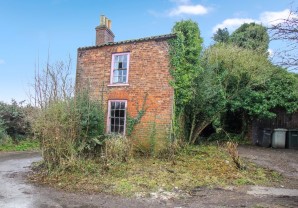 Property for Auction in London - Corner Cottage, North Halls, Binbrook, Market Rasen, Lincolnshire, LN8 6DQ