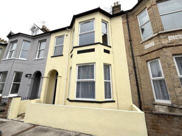 Property for Auction in East Anglia - 8 Cleveland Road, Lowestoft, Suffolk NR33 0BN