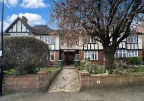 Property for Auction in London - Flat 10 Grove Court, Addington Grove, London, SE26 4JS