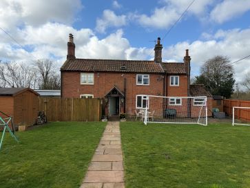 Property for Auction in East Anglia - Well House Cottage, Hoe Road South, Swanton Morley, Dereham, Norfolk NR20 4PU