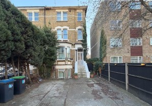 Property for Auction in London - 128B Lower Addiscombe Road, Croydon, Surrey, CR0 6AE