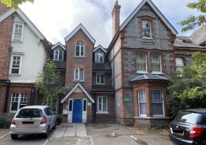 Property for Auction in London - Flat 10 Foley Hall, 58-60 London Road, Reading, Berkshire, RG1 5AS