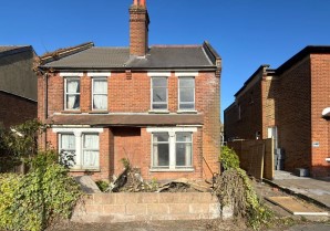 Property for Auction in London - 250 Kingston Road, Leatherhead, Surrey, KT22 7QA