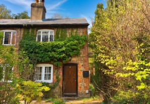 Property for Auction in London - 97 Brighton Road, Godalming, Surrey, GU7 1PW