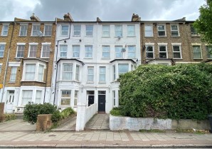 Property for Auction in London - Garden Flat, 31 Thurlow Park Road, Lambeth, London, SE21 8JP