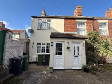 Property for Auction in East Anglia - 2 Riverside Road, Gorleston, Great Yarmouth, Norfolk NR31 6PU