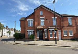 Property for Auction in London - Flat 1, 155 Langdale Road, Thornton Heath, Croydon, CR7 7PX