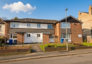 Property for Auction in London - 4 Orchard Court, 27 Clifford Road, Barnet, Hertfordshire, EN5 5PQ