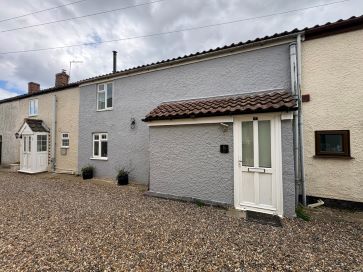 Property for Auction in East Anglia - 8 Newport Cottages, Newport, Hemsby, Great Yarmouth, Norfolk NR29 4JS