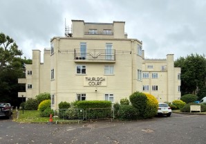 Property for Auction in London - Penthouse F Thurleigh Court, Nightingale Lane, Wandsworth, London, SW12 8AP