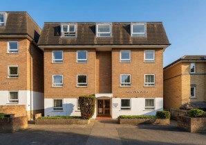 Property for Auction in London - Flat 6 Park View Court, 90 Chinbrook Road, Grove Park, London, SE12 9TF