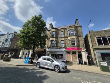 Property for Auction in Manchester - Flat A, 93 Spring Gardens, Buxton, Derbyshire, SK17 6BP