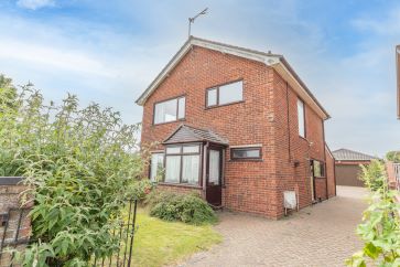 Property for Auction in East Anglia - 50 Grand Avenue, Lowestoft, Suffolk NR33 7AS