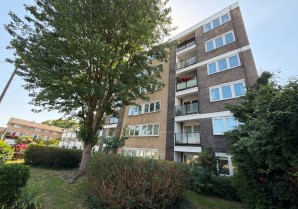 Property for Auction in London - 12 Middlesex Court, British Grove North, Chiswick, London, W4 2NJ