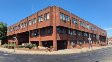 Property for Auction in Bedfordshire and Buckinghamshire - Flat 79, The Landmark, Flowers Way, Luton, Bedfordshire LU1 3GB