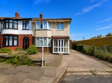 Property for Auction in Northamptonshire - 31 Peverels Way, Northampton, Northamptonshire NN5 5DD