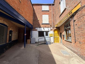 Property for Auction in Lincolnshire - 4 White Lion Yard, Lord Street, Gainsborough DN21 2DD