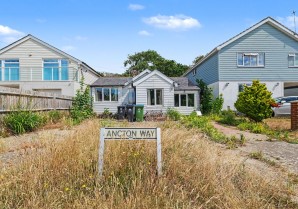 Property for Auction in London - 30 Ancton Way, Bognor Regis, West Sussex, PO22 6JW