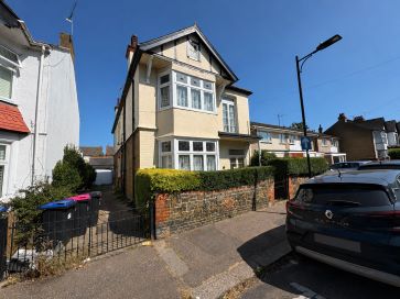 Property for Auction in East Anglia - 23 St. Georges Park Avenue, Westcliff-On-Sea, Essex SS0 9UF