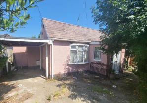 Property for Auction in London - 20 Hassell Road, Canvey Island, Essex, SS8 8JY