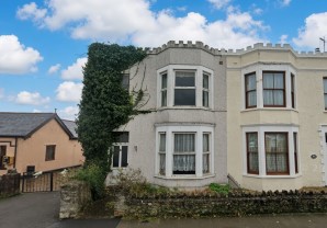 Property for Auction in London - 44 Newton Nottage Road, Porthcawl, Mid Glamorgan, CF36 5RP