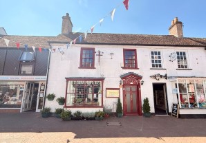 Property for Auction in London - 6A High Street, Hythe, Southampton, Hampshire, SO45 6AH