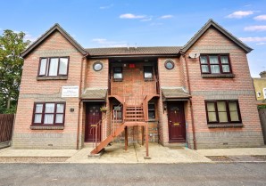 Property for Auction in London - 4 Nairn Court, Dock Road, Tilbury, Essex, RM18 7BY