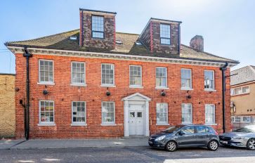Property for Auction in East Anglia - Lowestoft Court Apartments, 146 London Road South, Lowestoft, Suffolk NR33 0FE