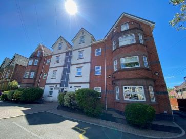 Property for Auction in North West - Flat 11, 212 Allerton Road, Mossley Hill, Liverpool, Merseyside L18 6JN