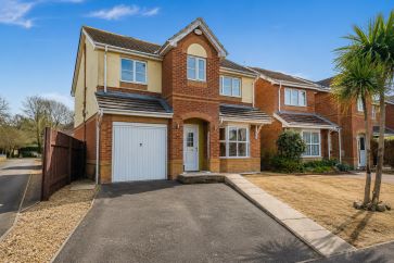 Property for Auction in Hull & East Yorkshire - 9 Chancewaters, Kingswood, Hull, East Yorkshire, HU7 3NG