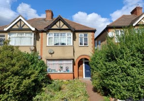 Property for Auction in London - 6A St. Edwards Way, Romford, Essex, RM1 4DD