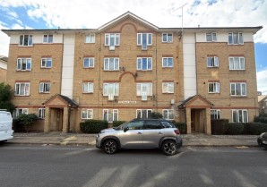 Property for Auction in London - 27 Victoria House, Enterprize Way, Lewisham, London, SE8 3PJ