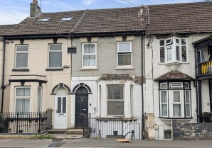 Property for Auction in London - 122A Luton Road, Chatham, Kent, ME4 5AD