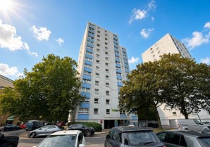 Property for Auction in London - 43 Jamieson House, 4 Edgar Road, Whitton, Hounslow, Richmond upon Thames, TW4 5QH