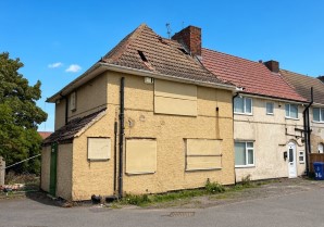 Property for Auction in London - 38 Central Avenue, Woodlands, Doncaster, South Yorkshire, DN6 7NW
