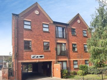 Property for Auction in Coventry & Warwickshire - 14 Asta Court, Chestnut Field, Rugby, Warwickshire CV21 2TL
