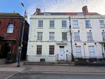 Property for Auction in East Anglia - Flat 5, 43 King Street, Great Yarmouth, Norfolk NR30 2PN