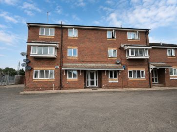 Property for Auction in Northants, Beds & Bucks - Flat 10, Countess Court, Countess Road, Northampton, Northamptonshire NN5 7EA
