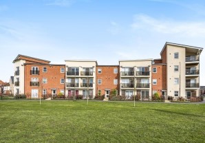 Property for Auction in London - 29 Pondecroft, Aylesbury, Buckinghamshire, HP18 0FS