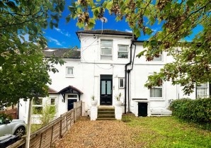Property for Auction in London - Flat 1, 45 Canterbury Grove, Lambeth, London, SE27 0NX