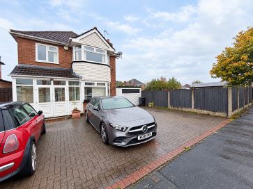 Property for Auction in North West - 17 Blakesley Close, Sutton Coldfield, West Midlands B76 1EF