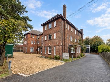 Property for Auction in Northants, Beds & Bucks - Flat 7, The Lodge, 88 Weldon Road, Corby, Northamptonshire NN17 5UE
