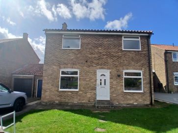 Property for Auction in North Yorkshire, Tees Valley, and extending into County Durham - 7 Garth Meadow, Catterick, Richmond, County Durham DL10 7RT