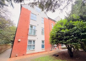 Property for Auction in Sussex & Hampshire - Flat 9, 1A Archers Road, Southampton, SO15 2TA