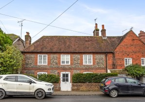 Property for Auction in Sussex & Hampshire - Gull Cottage, 9 London Road, Henfield, West Sussex, BN5 9JJ